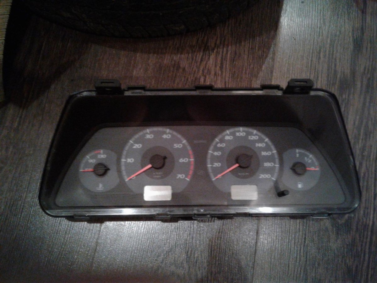 Приборка ИЖ Ода 2126