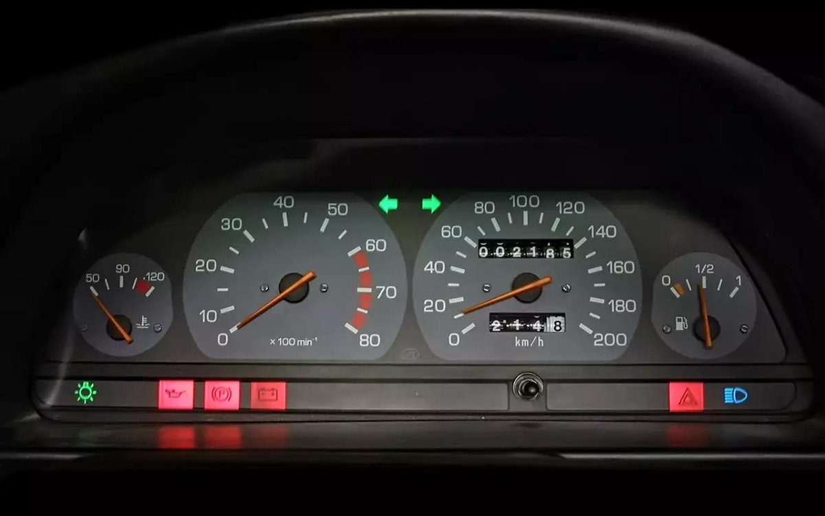 Панель приборов ИЖ 2126