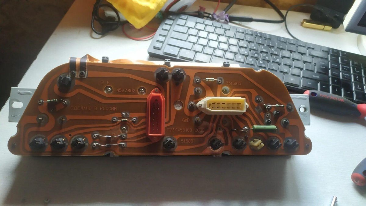 Распиновка приборки ИЖ Ода 2126