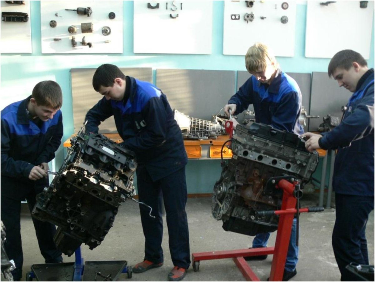 Учеба на автомеханика