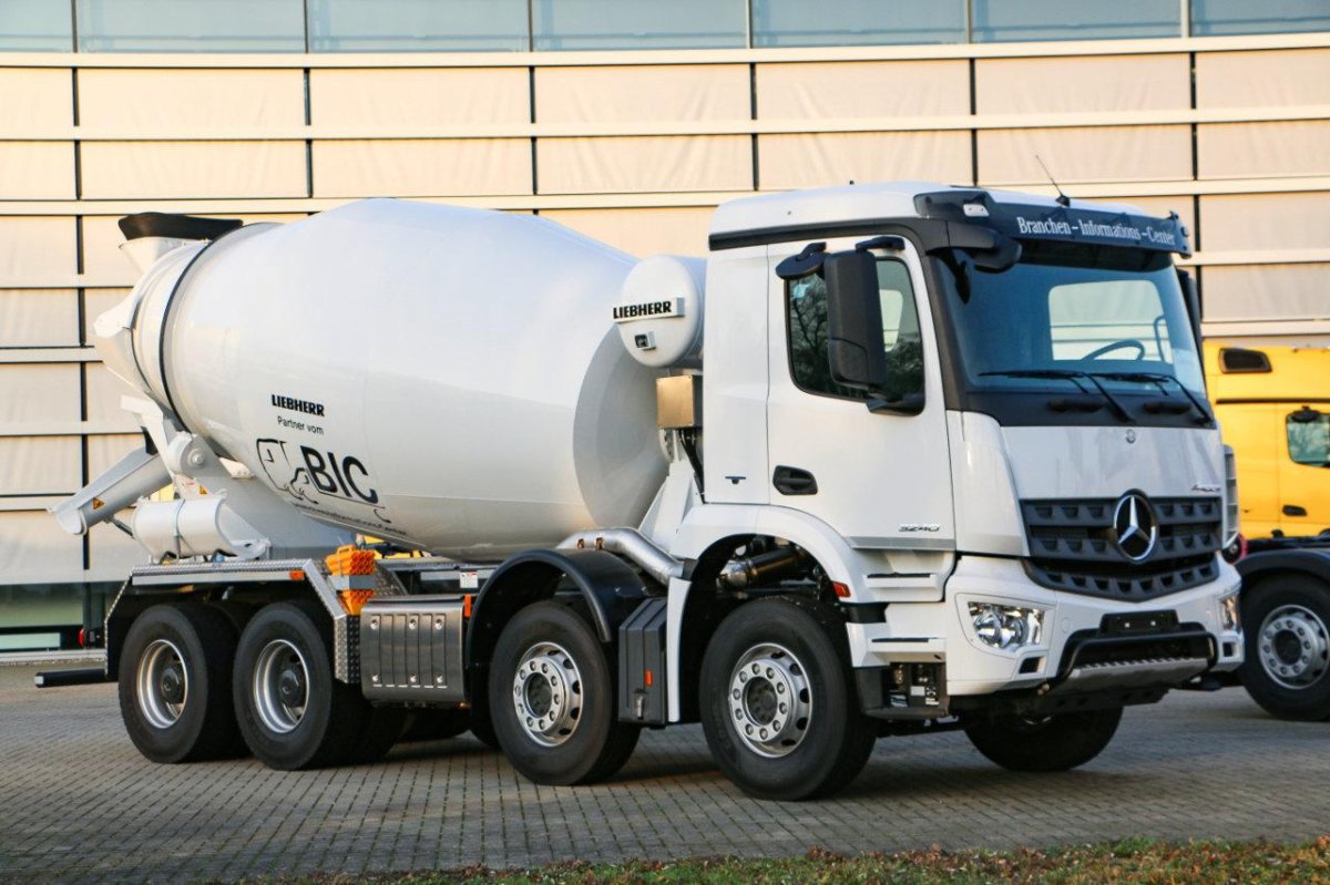 Автобетоносмеситель Mercedes Arocs