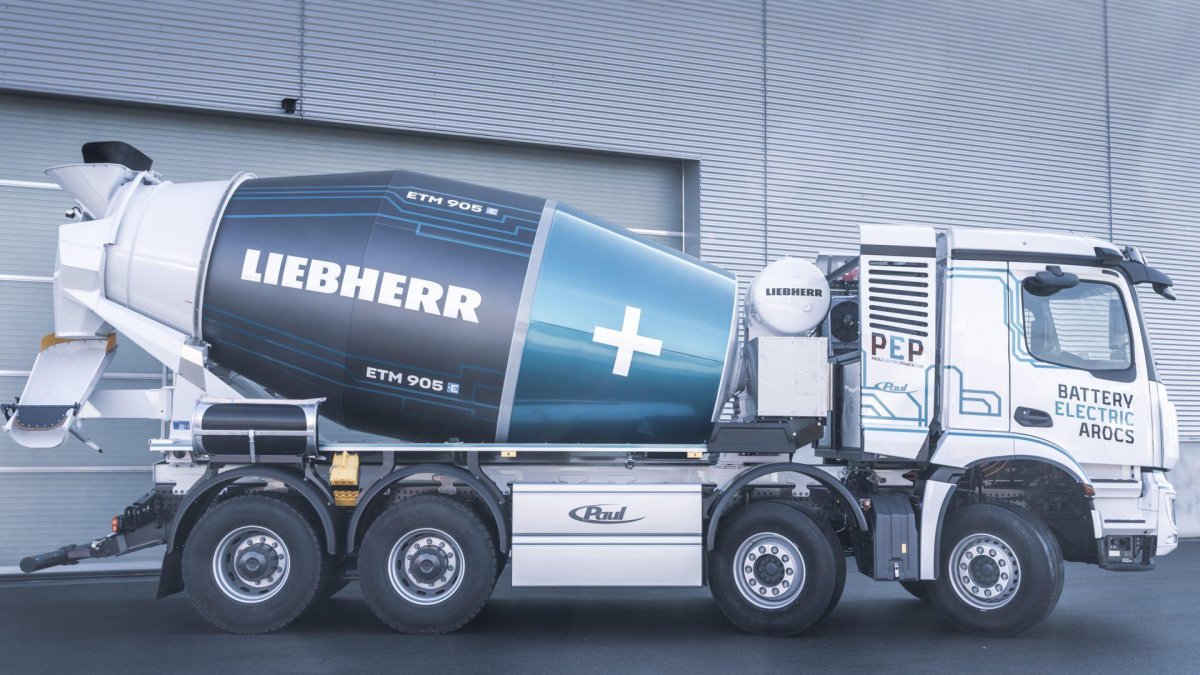 Дополнительный лоток автобетоносмесителя Либхер