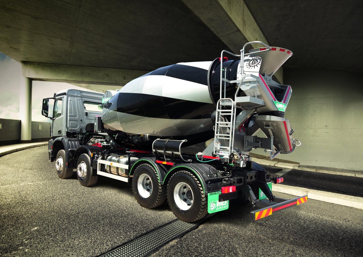 Mercedes-Benz Arocs 4142b