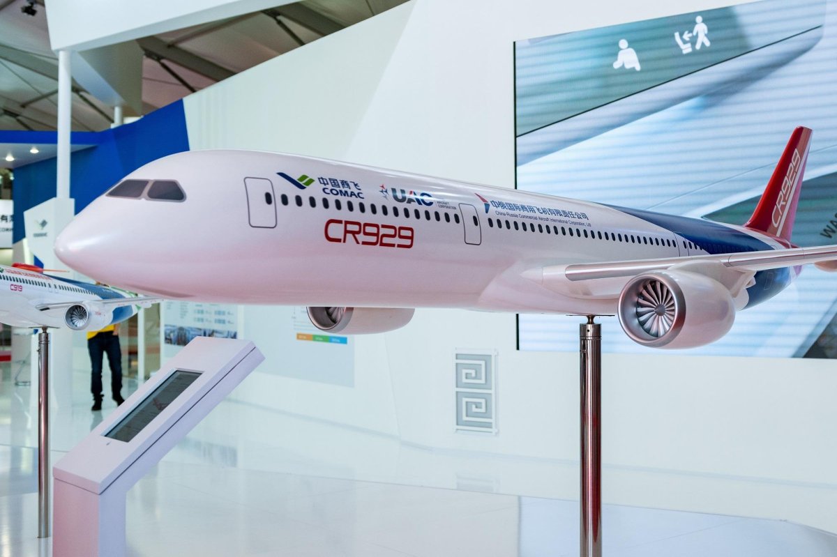 Китайский самолет cr929