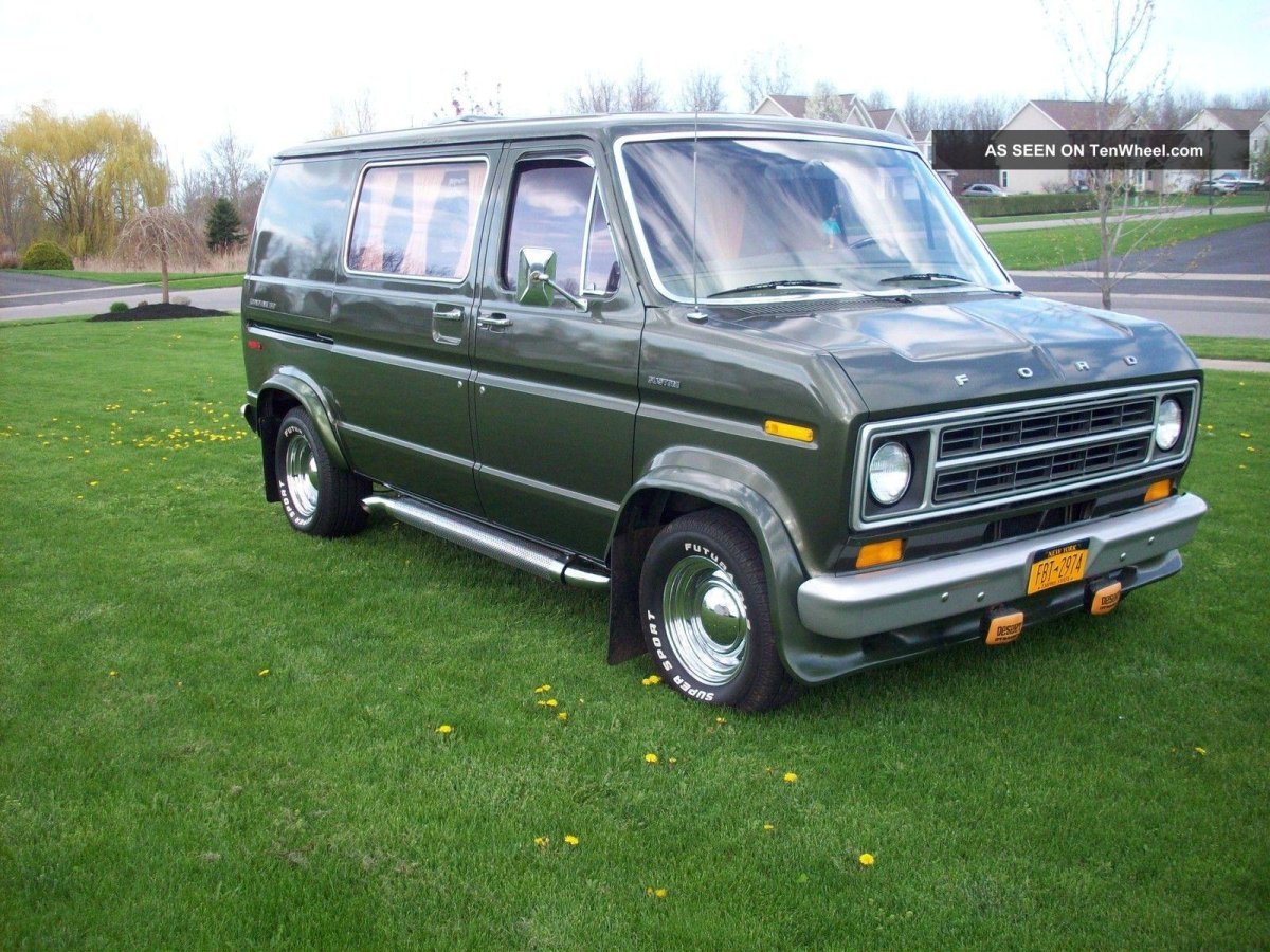 Ford Econoline van 1975