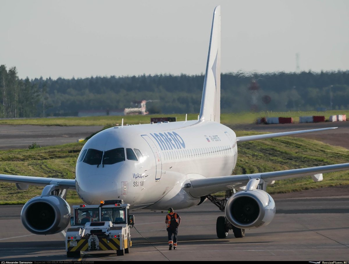 Суперджет или Боинг