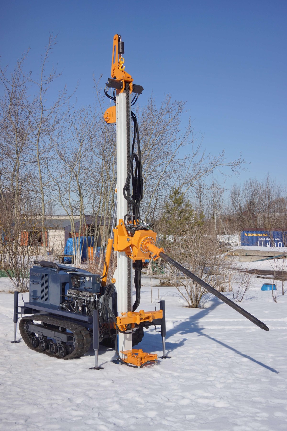 Буровой станок ESD-9 на гусеничном шасси (податчик с ходом 1800мм)