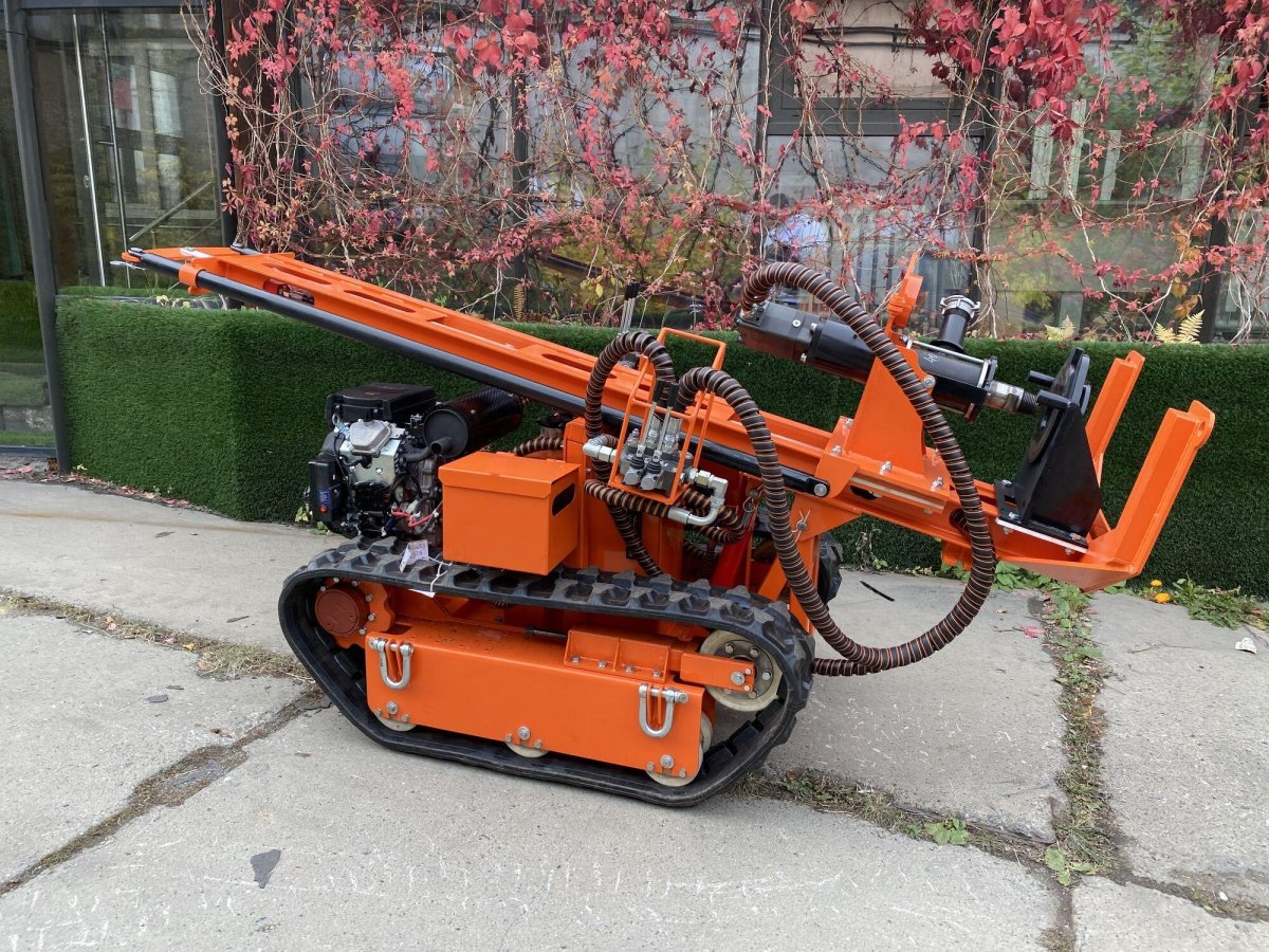 Буровой станок СБУ-200