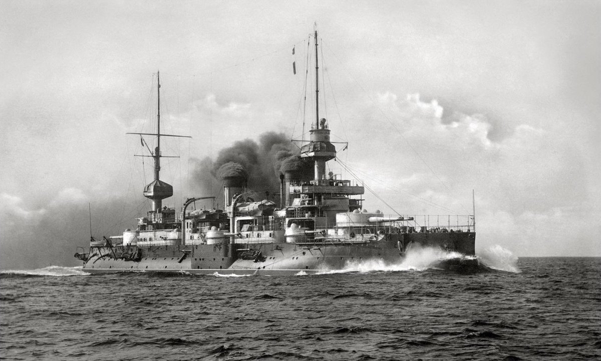 Французский броненосец "Сюффрен"