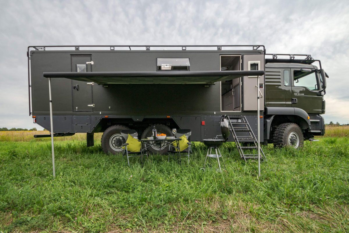 Автодом man 6x6 unicat,