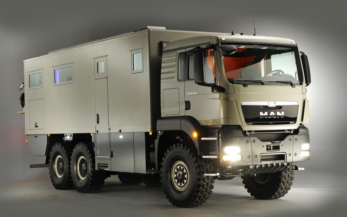 Автодом Mercedes 8x8 Expedition