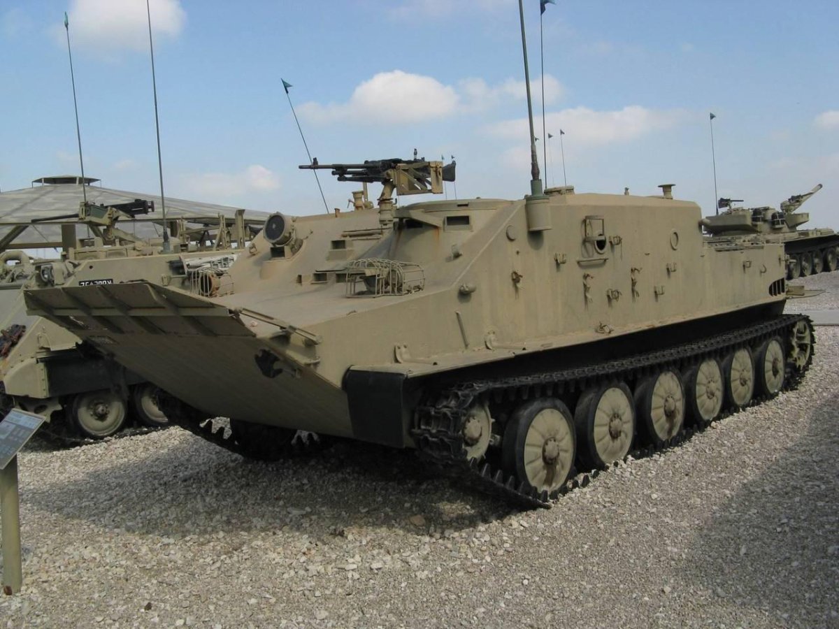 Гусеничный БТР-50