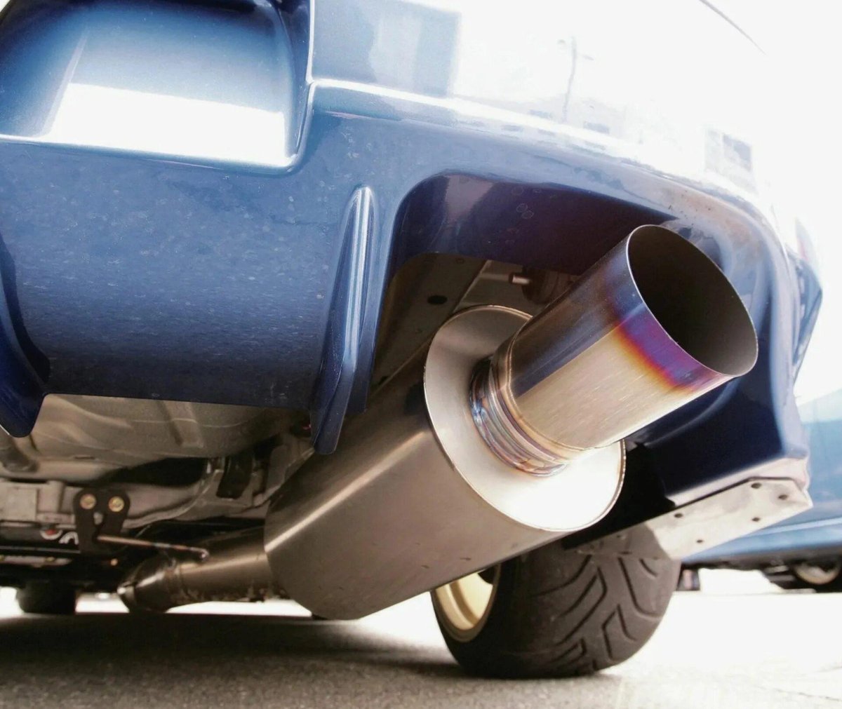 Выхлопная система автомобиля прямоток