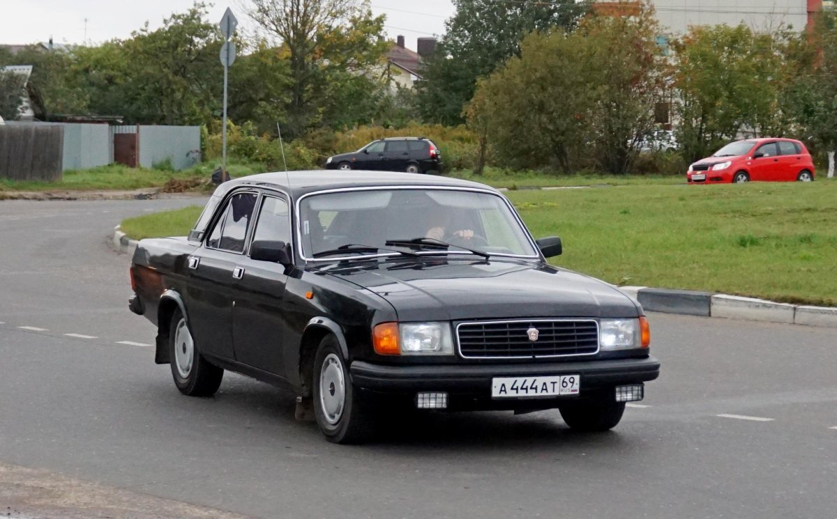 Волга ГАЗ 31029 черная