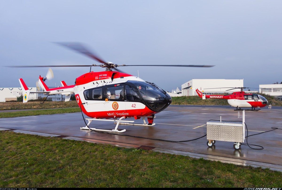 Медицинский вертолет Еврокоптер фото