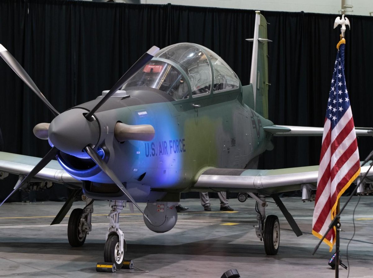 Штурмовик Textron at-6e Wolverine