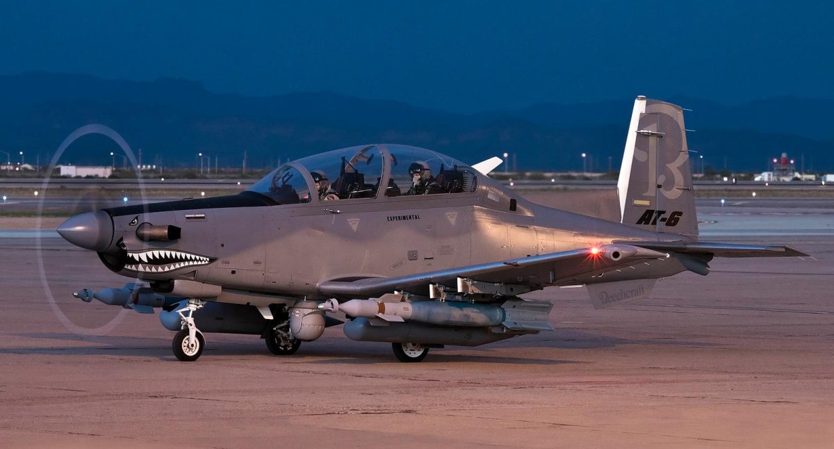 Штурмовик Textron at-6e Wolverine