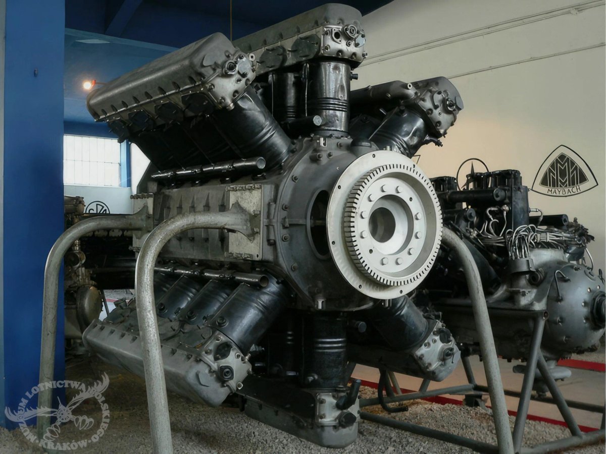 24 Цилиндровый двигатель