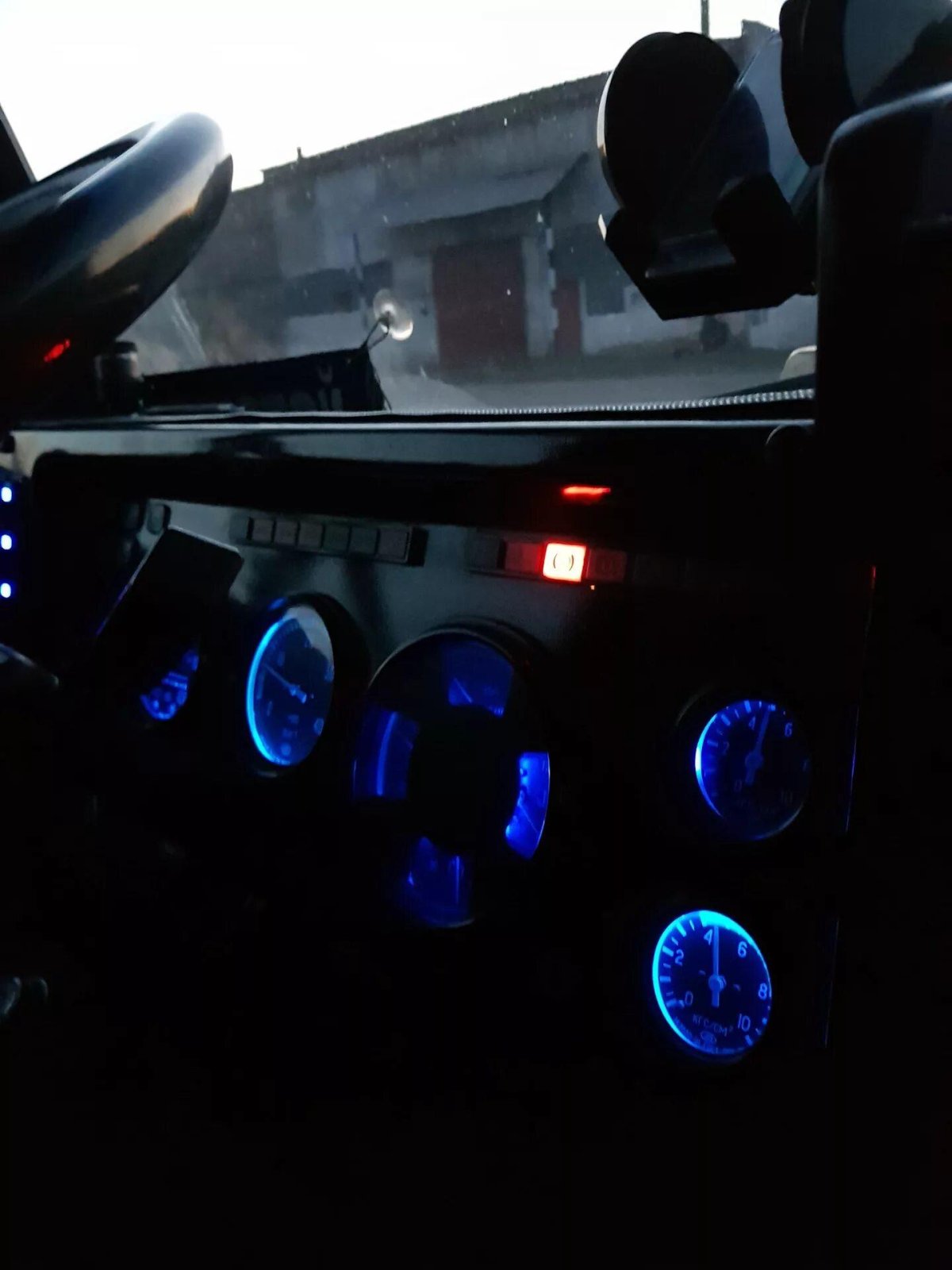 Подсветка на КАМАЗ 65115