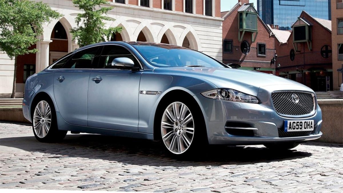 Jaguar XF 2023
