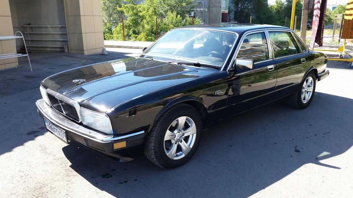 Ягуар Икс Джей 6