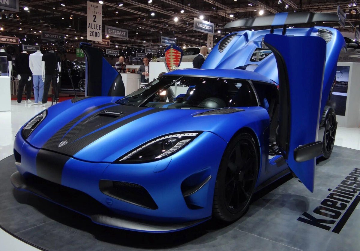 Машина Koenigsegg Agera r
