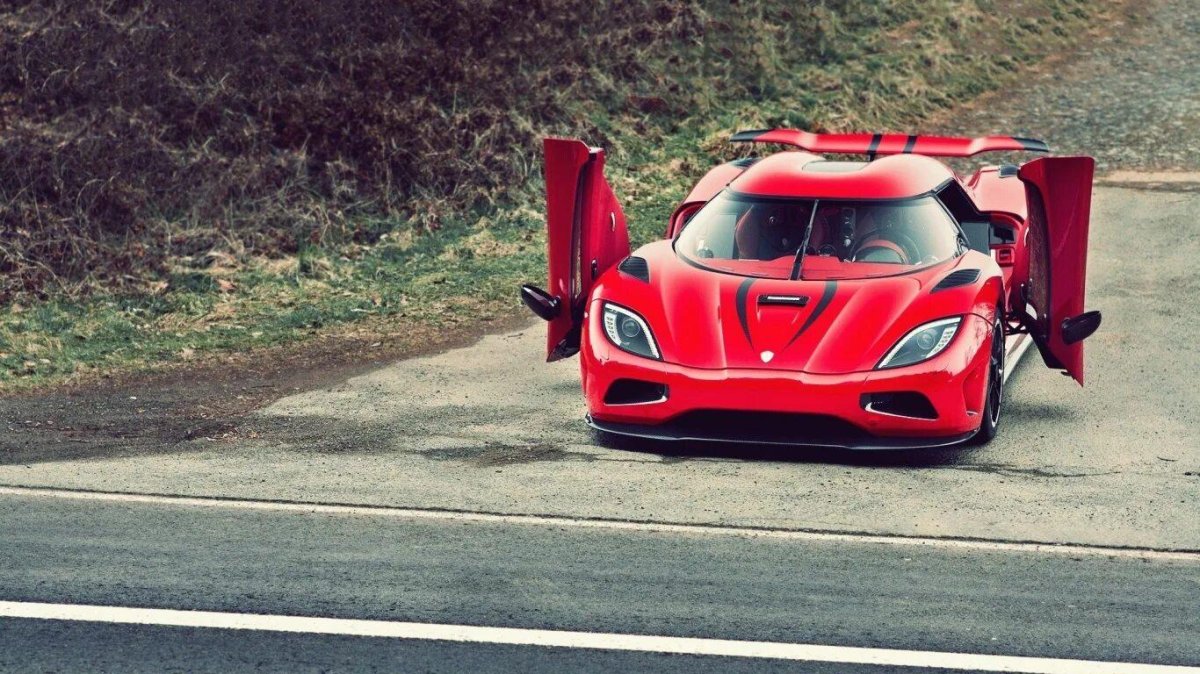 Koenigsegg Agera r красный
