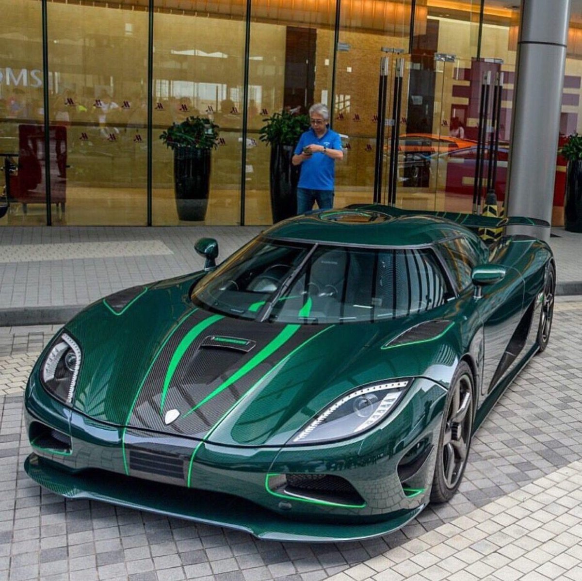 Koenigsegg Agera зеленая