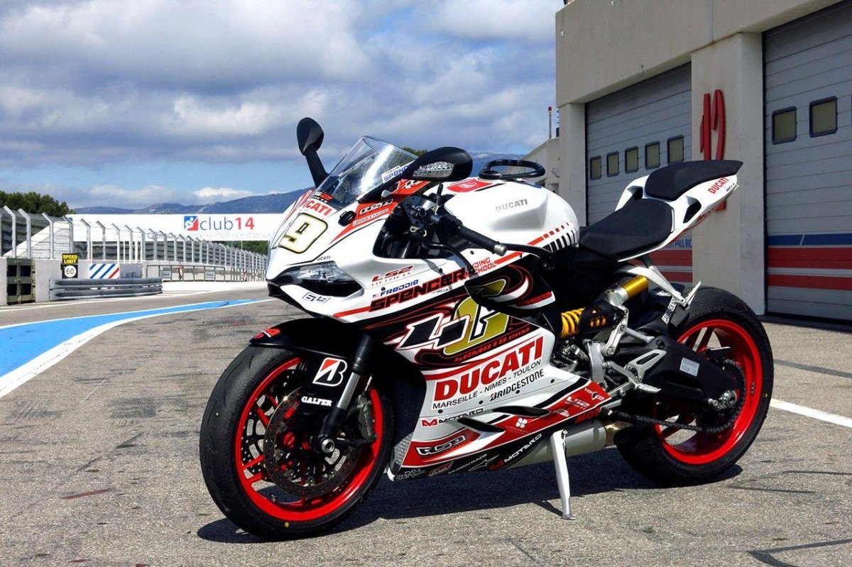 Спортбайк Ауди