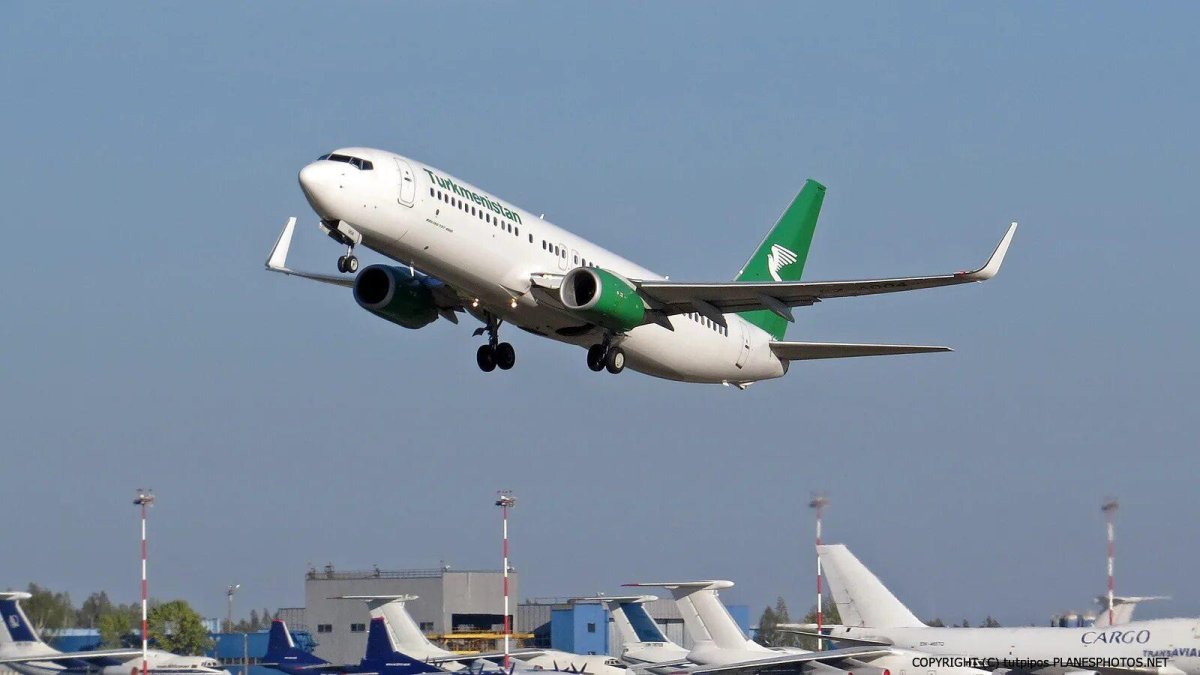 Boeing 737 Turkmenistan