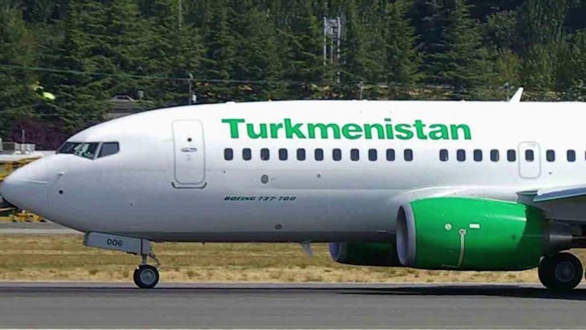 Самолет Туркменистан