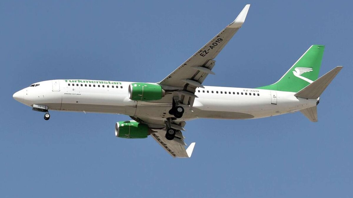 Boeing 737-800 Turkmenistan Airlines