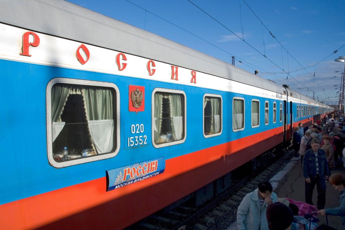 Поезд «Россия» 002э Москва — Владивосток