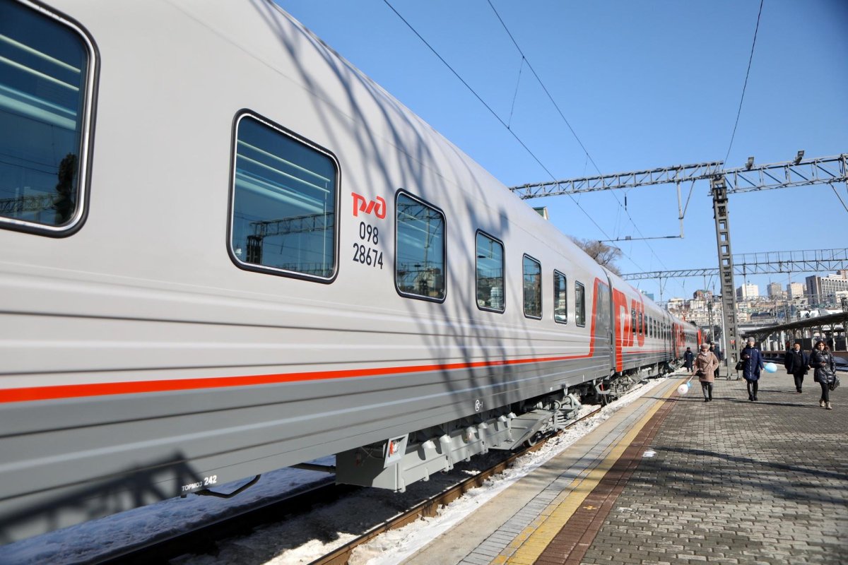 Фирменный поезд Россия 001м