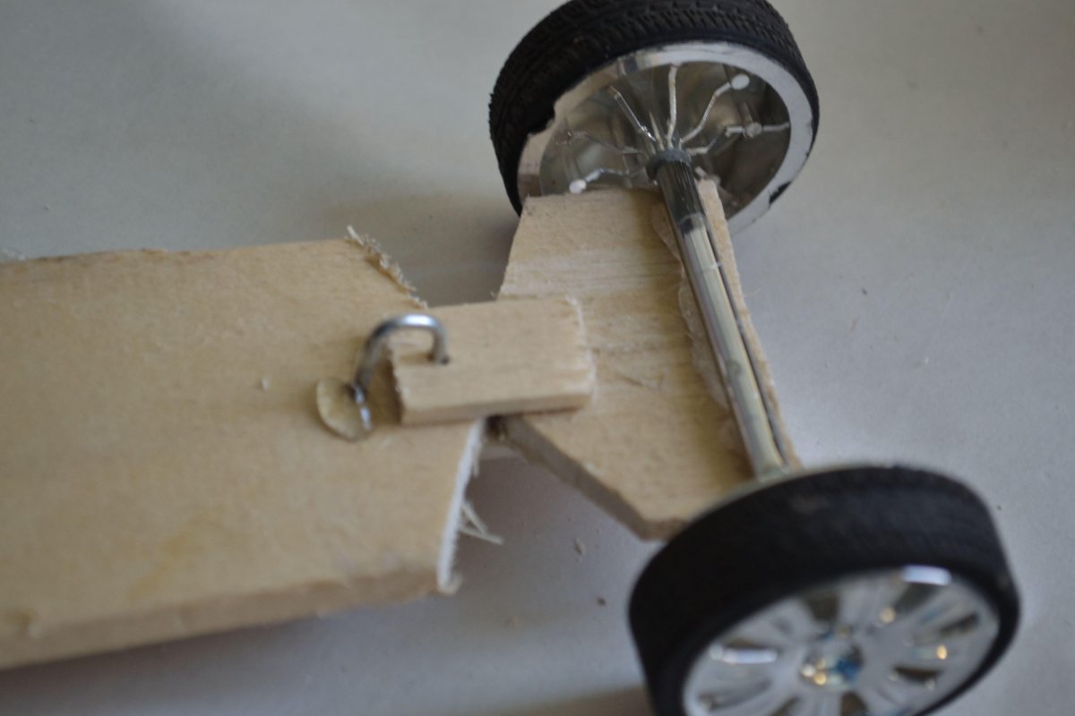 Поворотный механизм для детской машинки