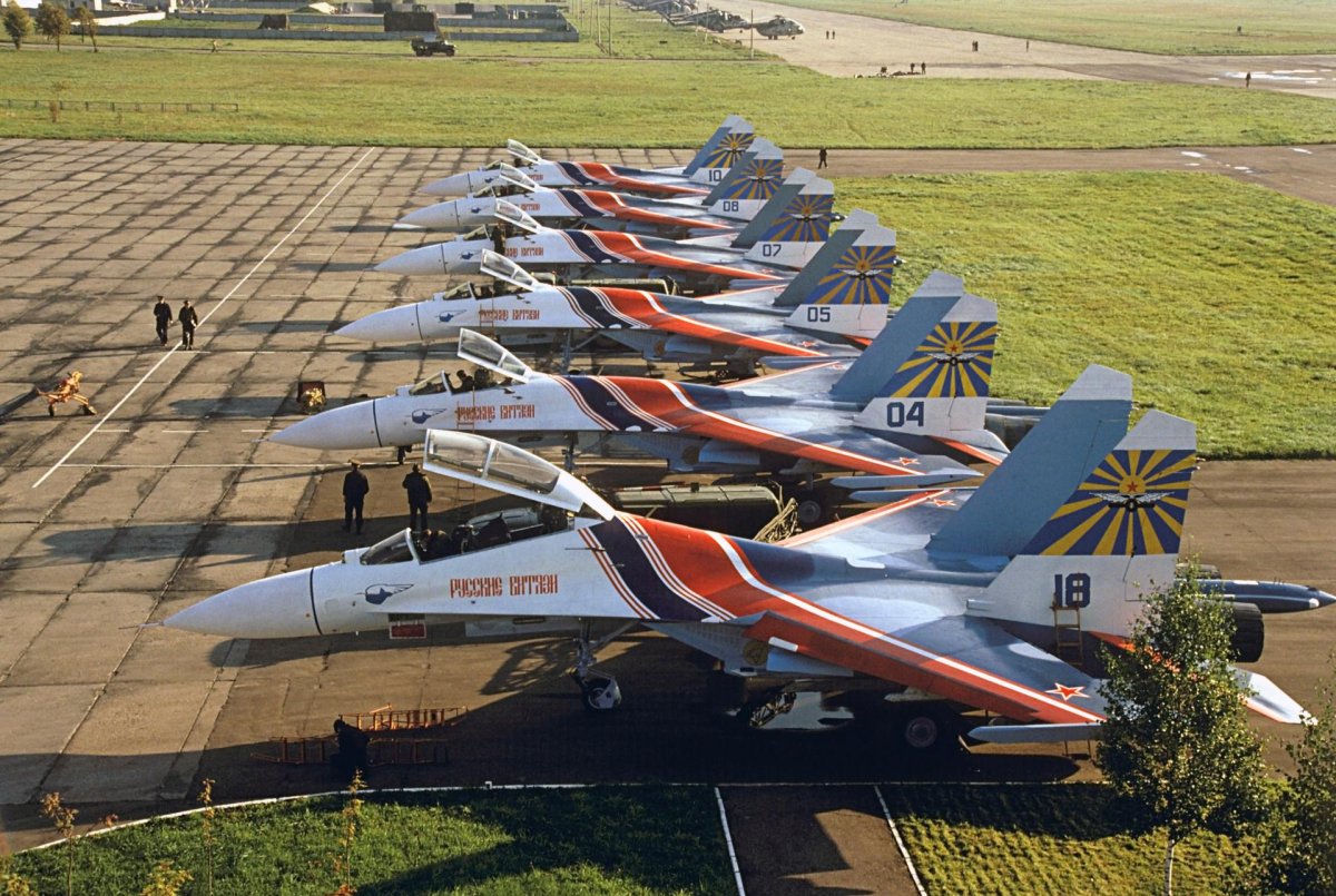 Су-27 пилотажная группа "русские Витязи