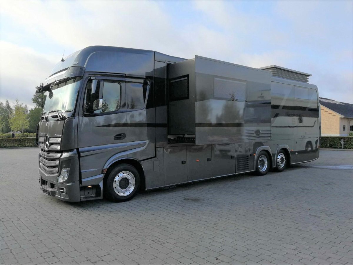 Автодом STX Mercedes Actros