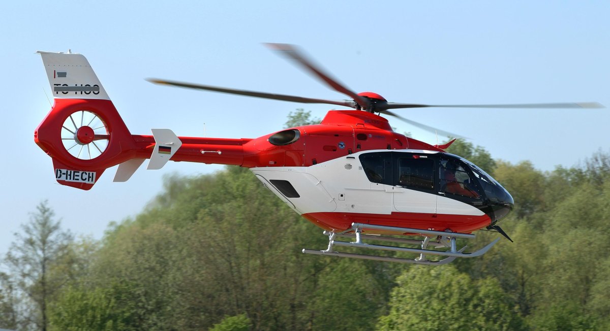 Ec135 вертолет