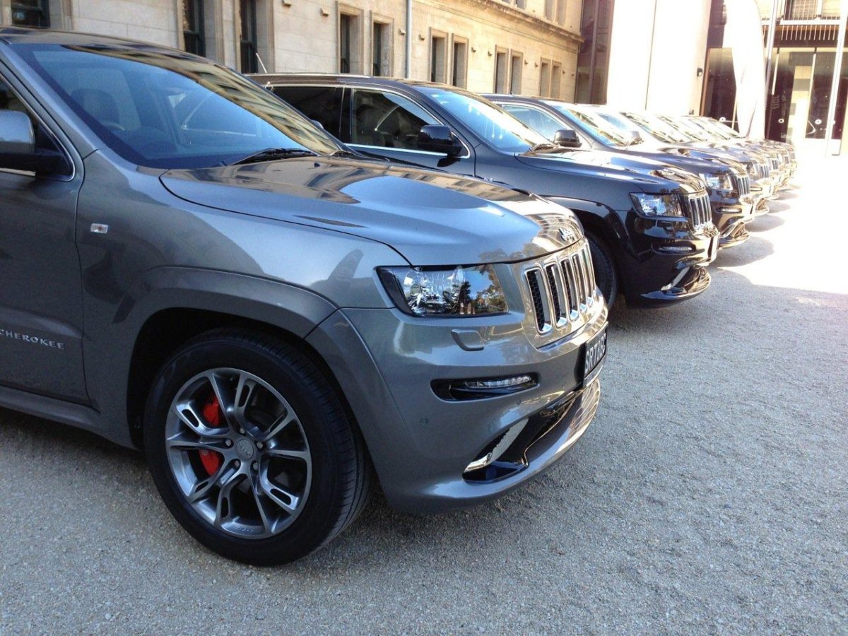Jeep Grand Cherokee 2014 серый