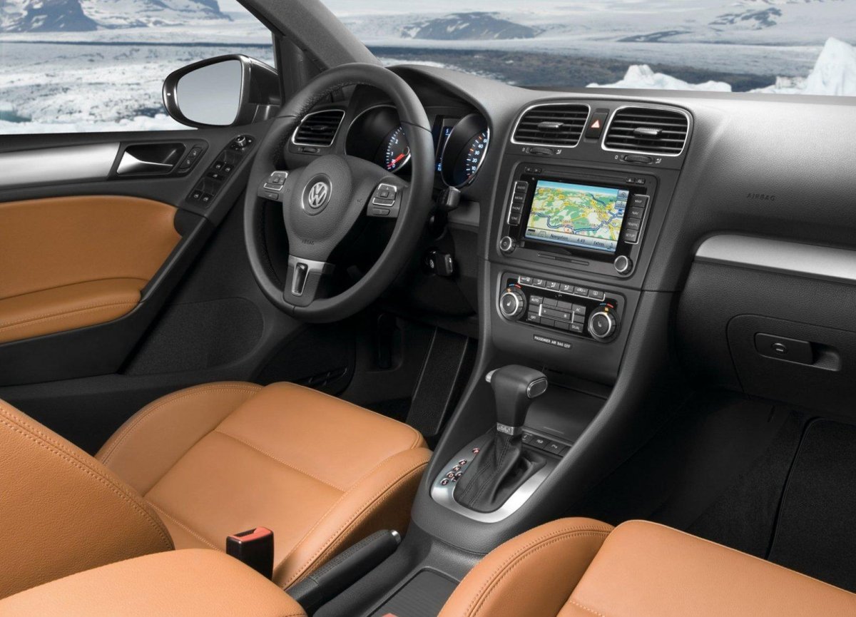 Volkswagen Golf 6 салон