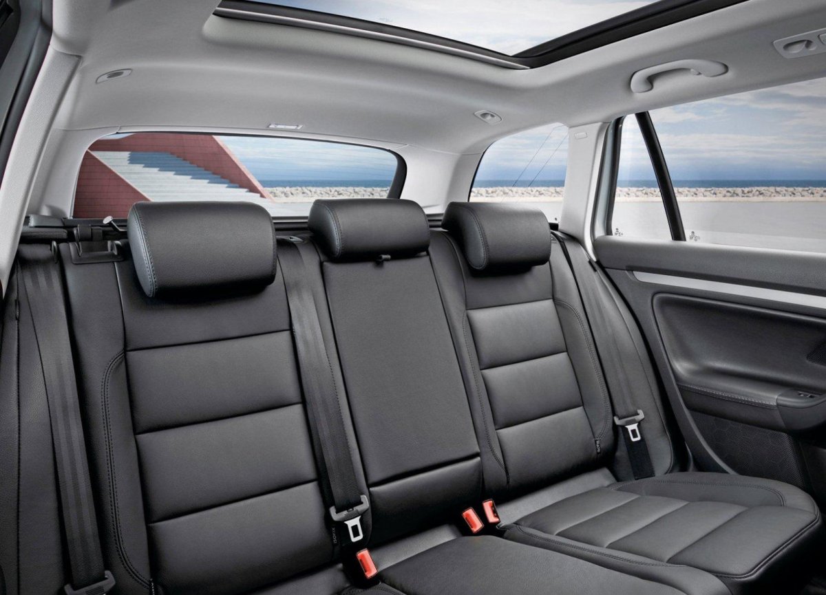 Volkswagen Golf 5 универсал салон
