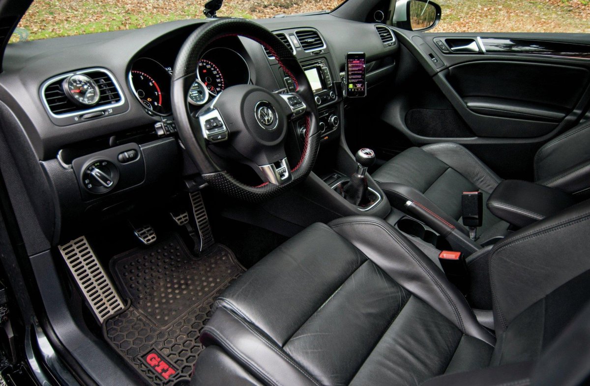 Volkswagen Golf 6 GTI салон