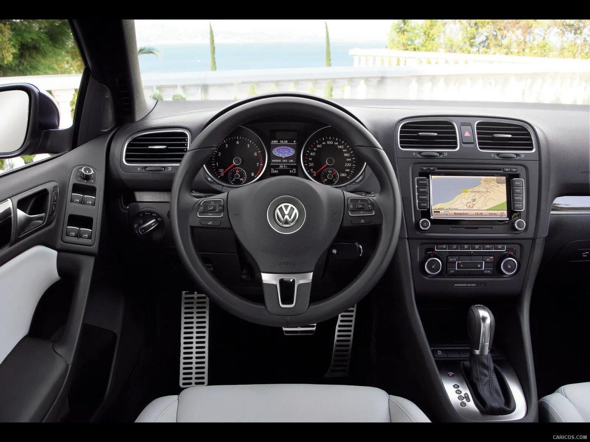 Volkswagen Golf 6 салон