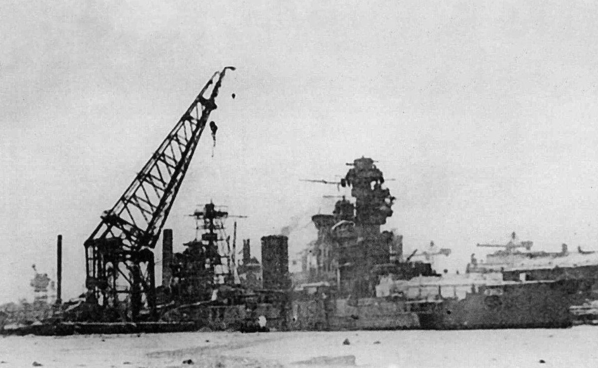 Линкор Советский Союз фото у стенки Балтийского завода