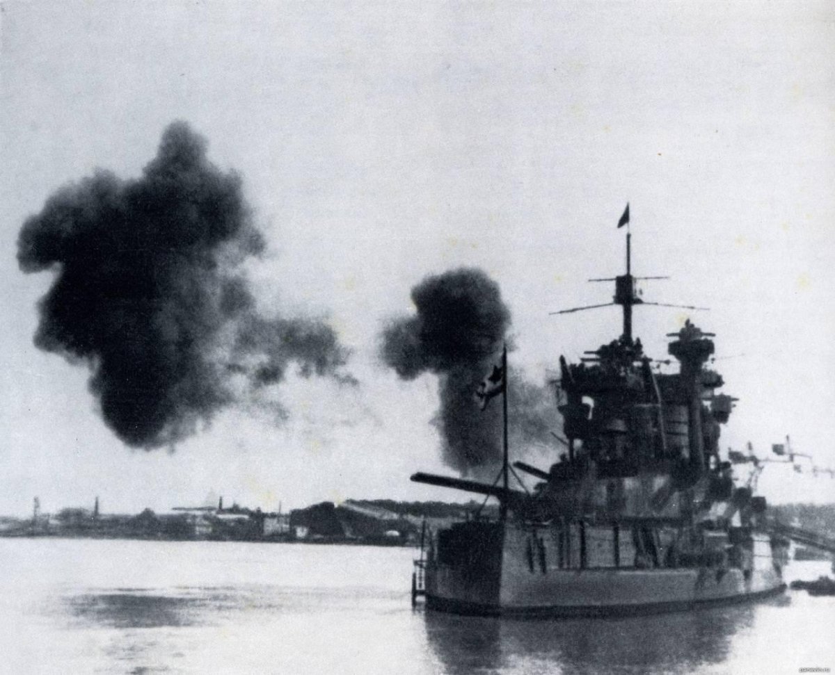 Блокада Ленинграда линкор Марат