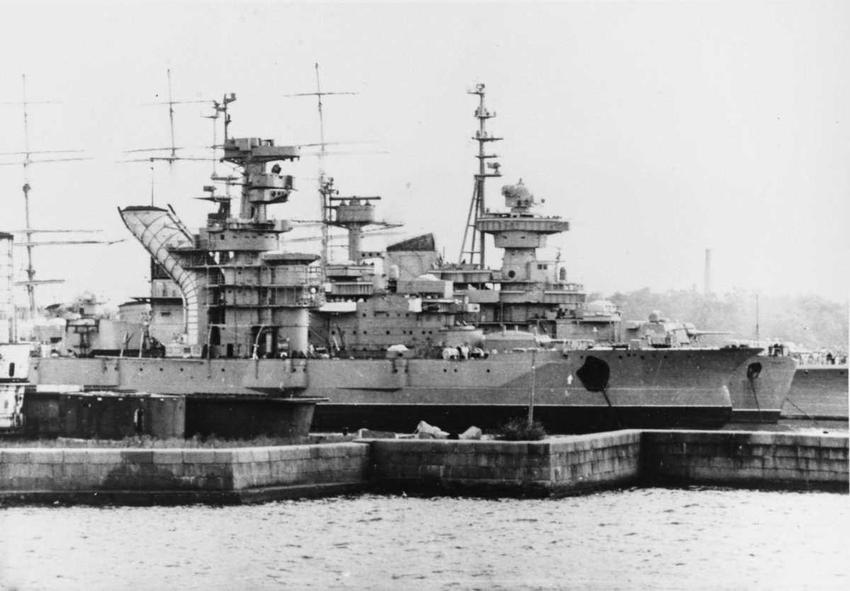 Крейсер Октябрьская революция 1941