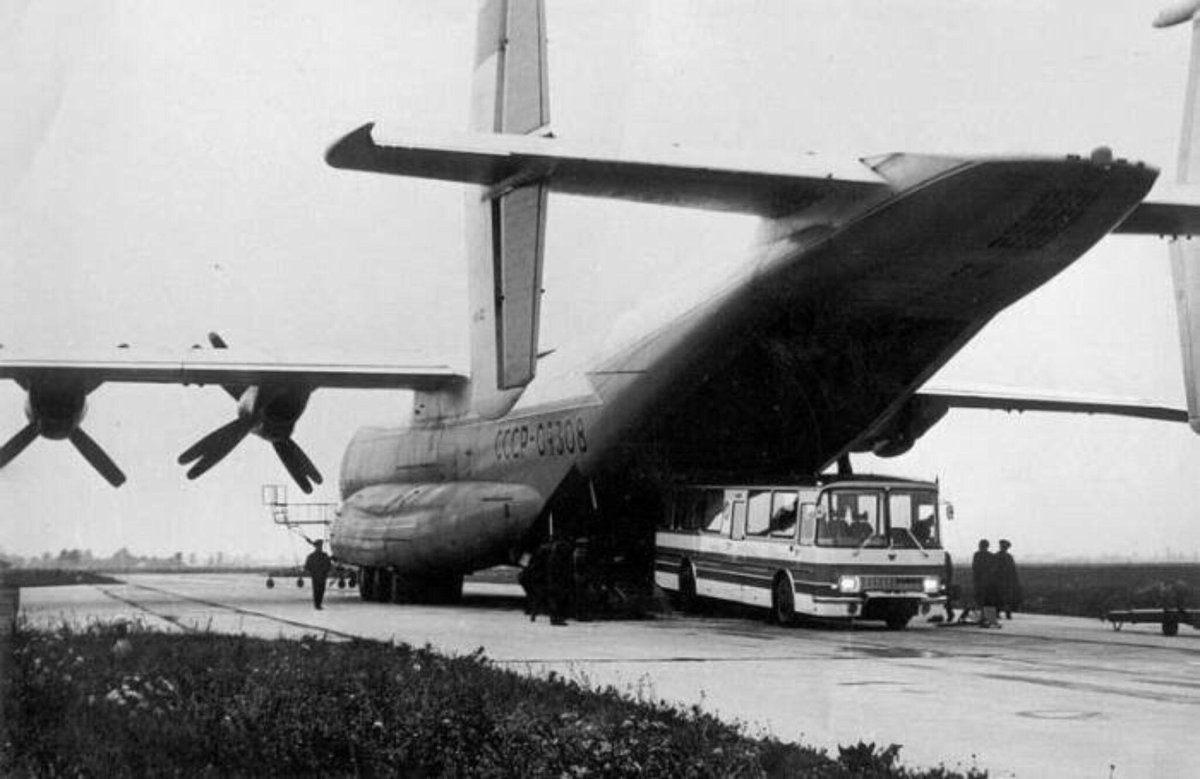 Самолёт Антей АН-22