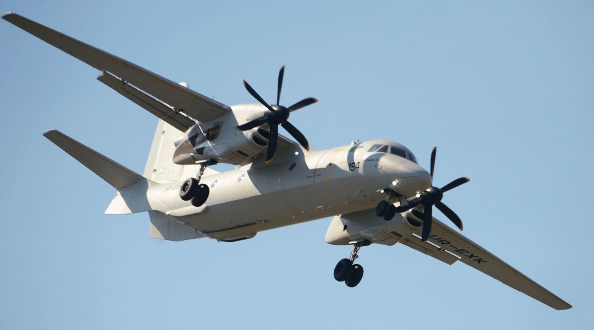 Самолет АН-132d