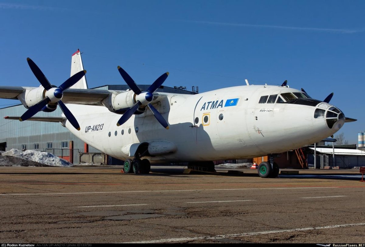 Антонов АН-12