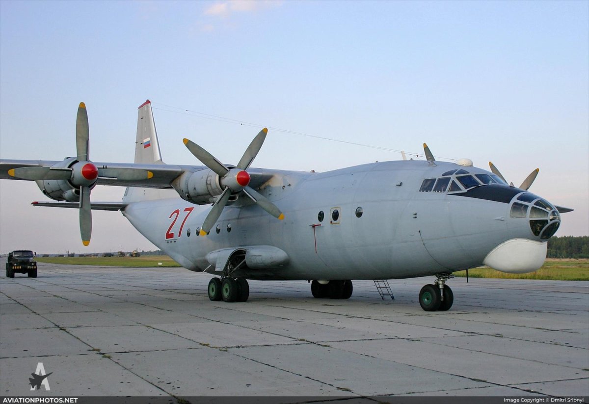 Самолёт АН-12бк